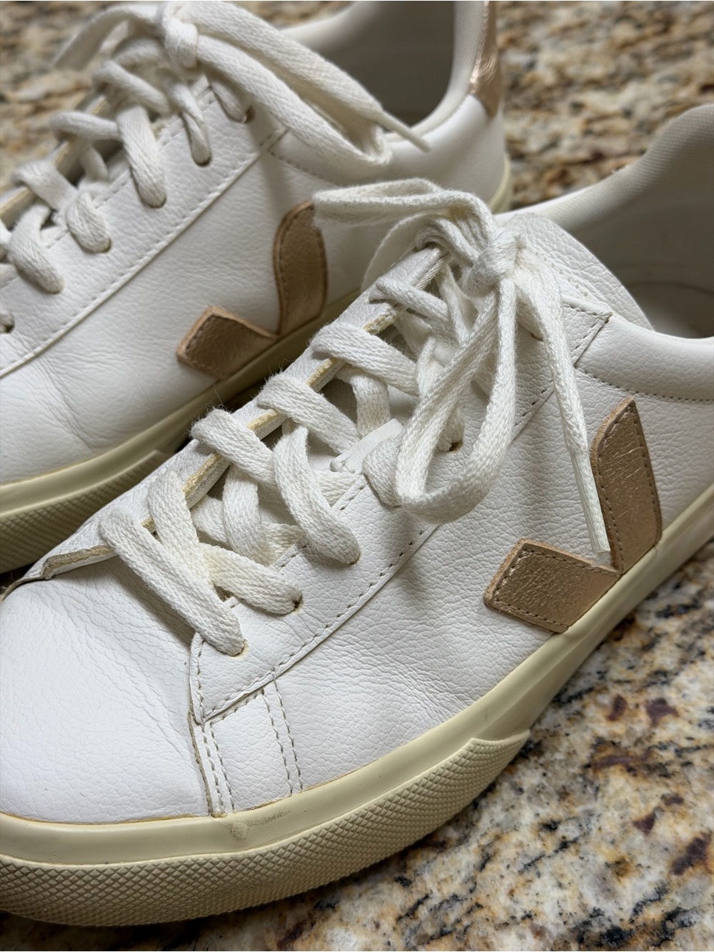 Veja Women’s White Leather Sneakers with  Gold ‘V’ Logo and Heel - Size 7️⃣